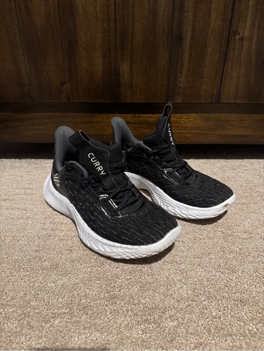 Under Armour Curry 9 Black and White Men 8.5/Womens 10